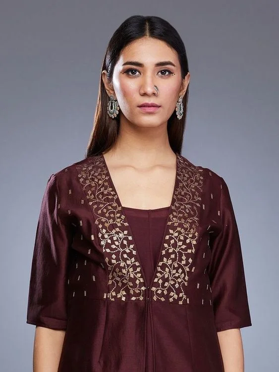 Queen Anne Kurti Neck with Pearl Detailing
